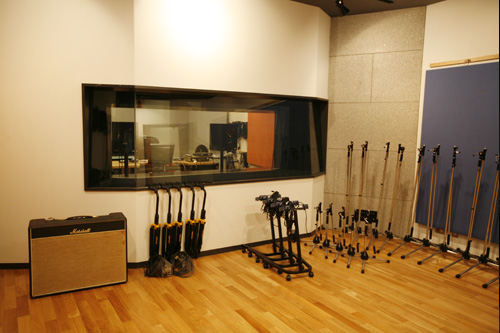 新版 建築の音響設計 81cRLkKTjbL._UF350,350_QL50_.jpg